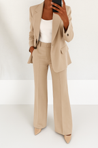 Kelly – Elegante maatset met blazer en broek