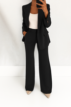 Kelly – Elegante maatset met blazer en broek