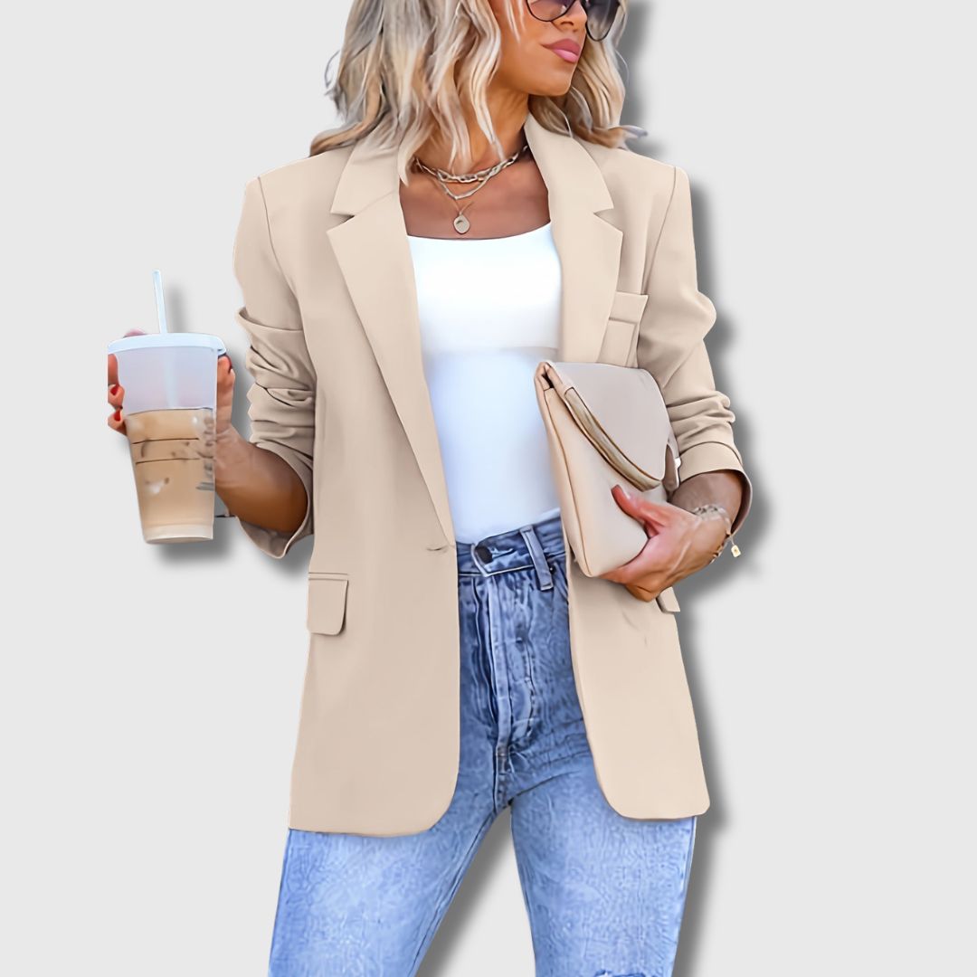 Sylvie – Exclusieve beige damesblazer met tijdloze elegantie