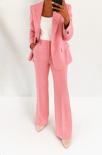 Kelly – Elegante maatset met blazer en broek