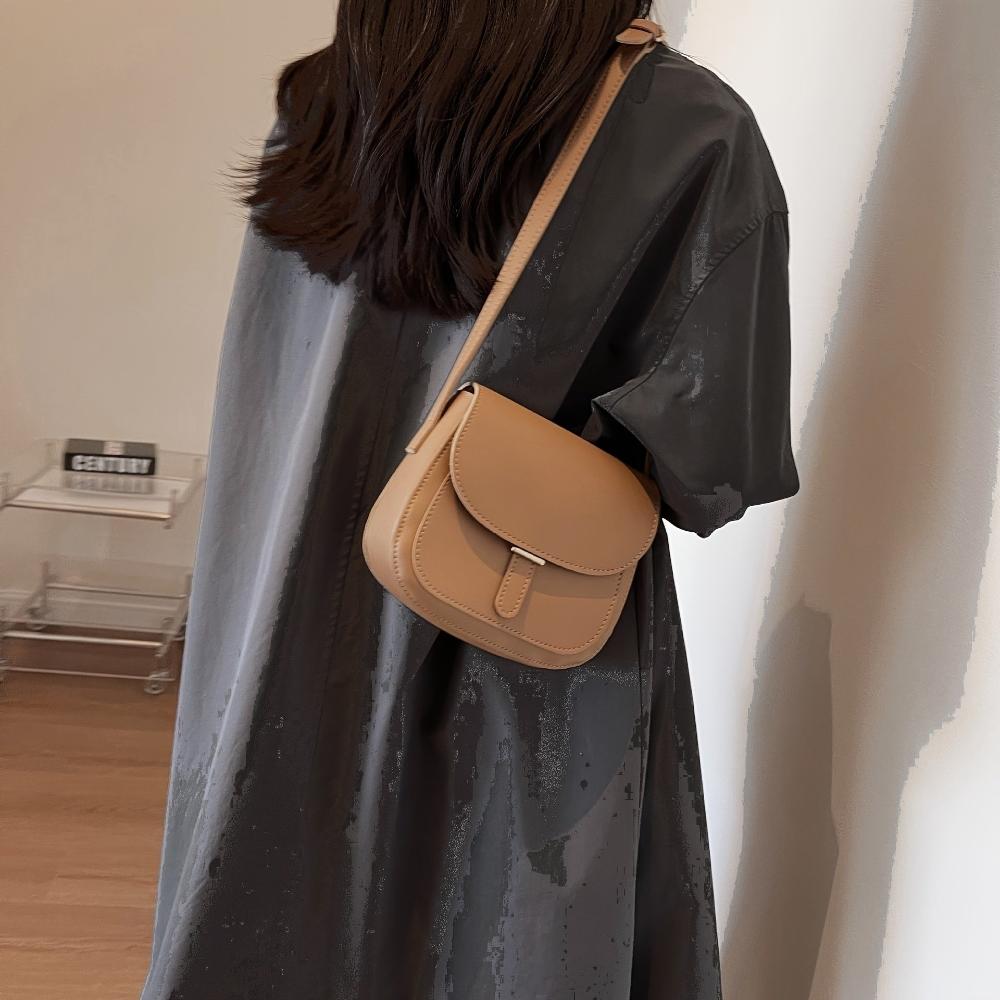 Amelia – Compacte Crossbody Tas met Tijdloze Stijl